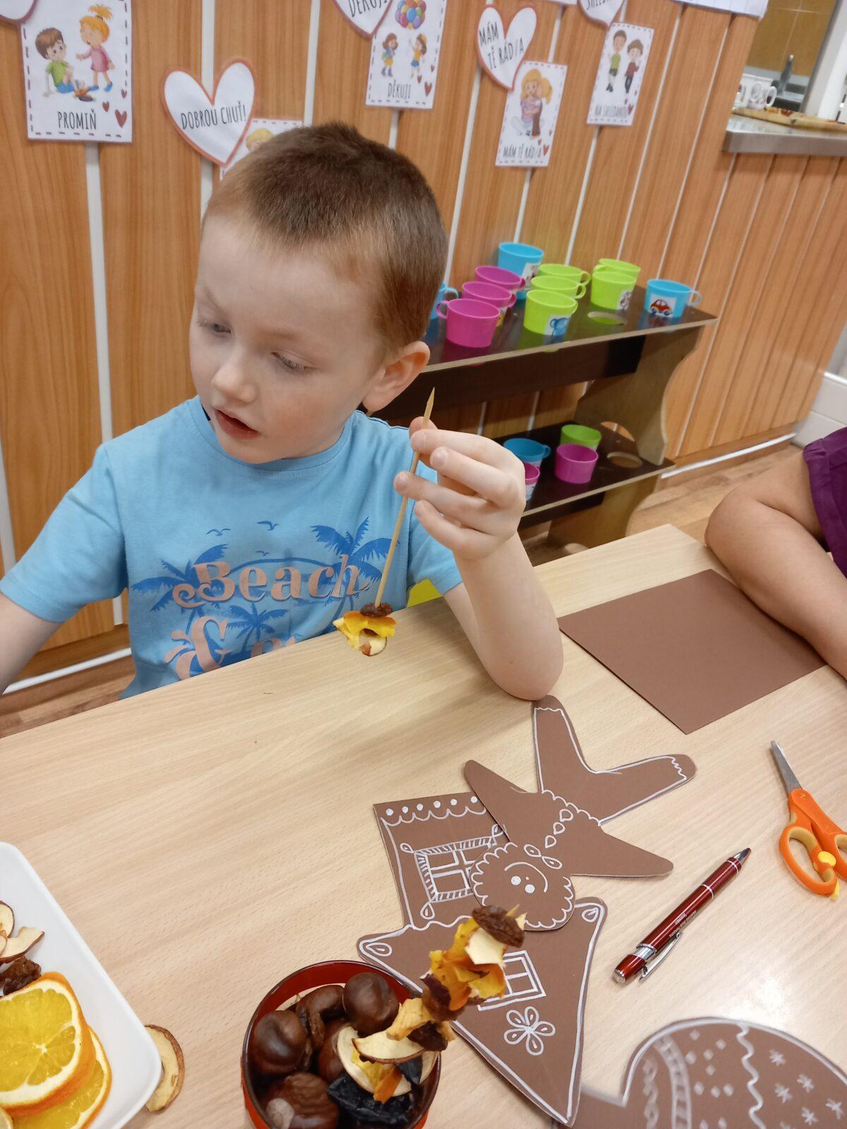 Dráčci s Námořníky při adventním vyrábění... - 12