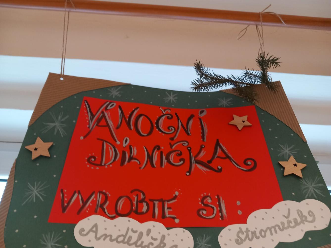 Vánoční setkání s rodiči - společné tvoření, hledání vánočního pokladu, zpívání koled, ochutnávka cukroví a punče... - 10