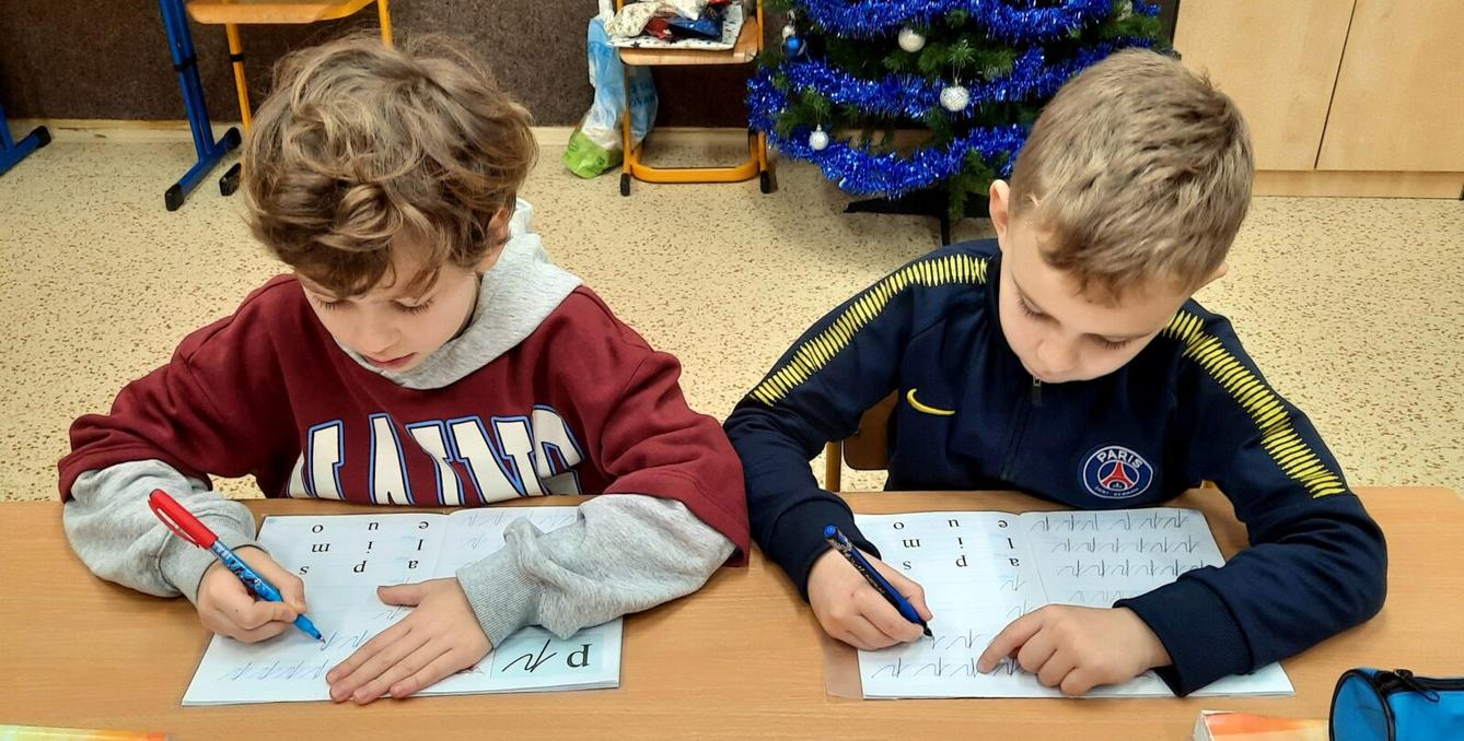 20. 12. Předávání pera v 1.B - 6