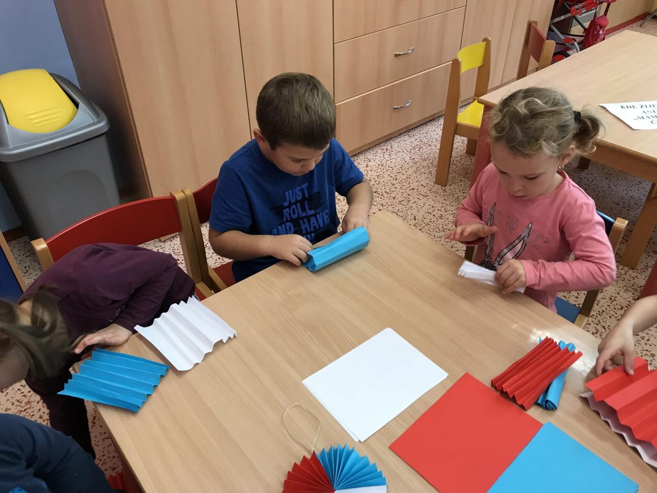 SOVIČKY: ,,KDE ŽIJEME ANEB MÁME RÁDI ČESKO" - 16