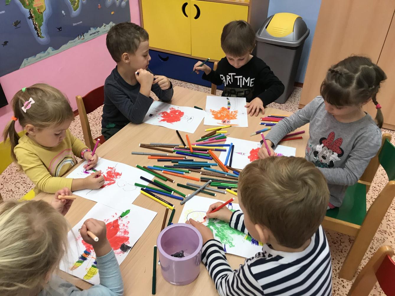 TVOŘENÍČKO: ,,LISTÍ ŽLOUTNE, POLETUJE" - 18