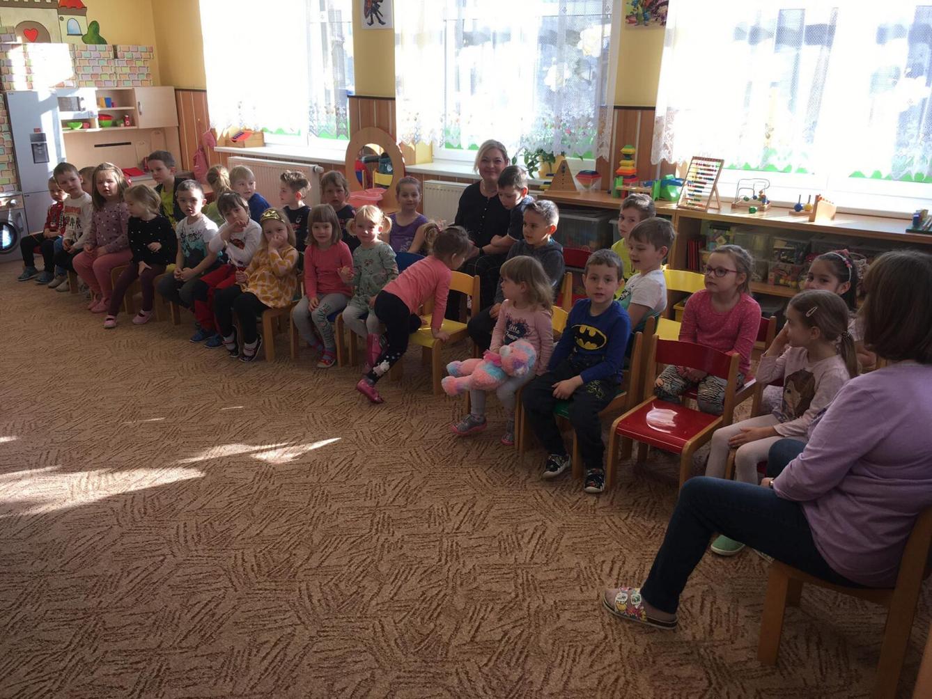 Divadlo JÓJO - POHÁDKA Z ROZKVETLÉ LOUKY - 4