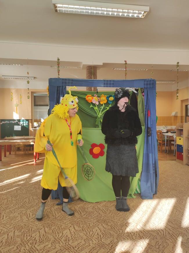 Divadlo JÓJO - POHÁDKA Z ROZKVETLÉ LOUKY - 11