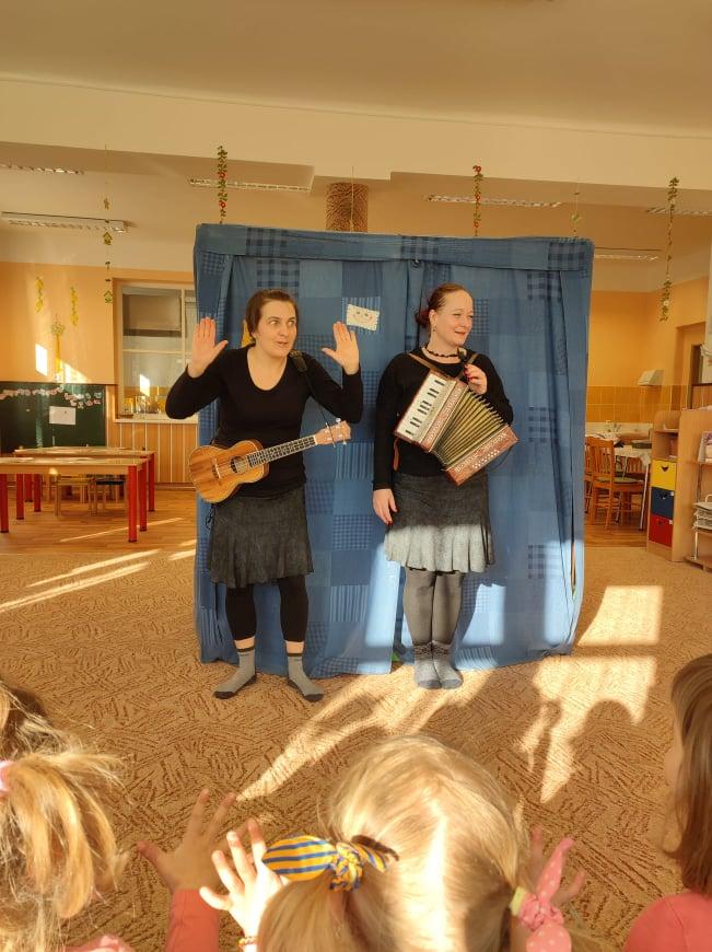 Divadlo JÓJO - POHÁDKA Z ROZKVETLÉ LOUKY - 15