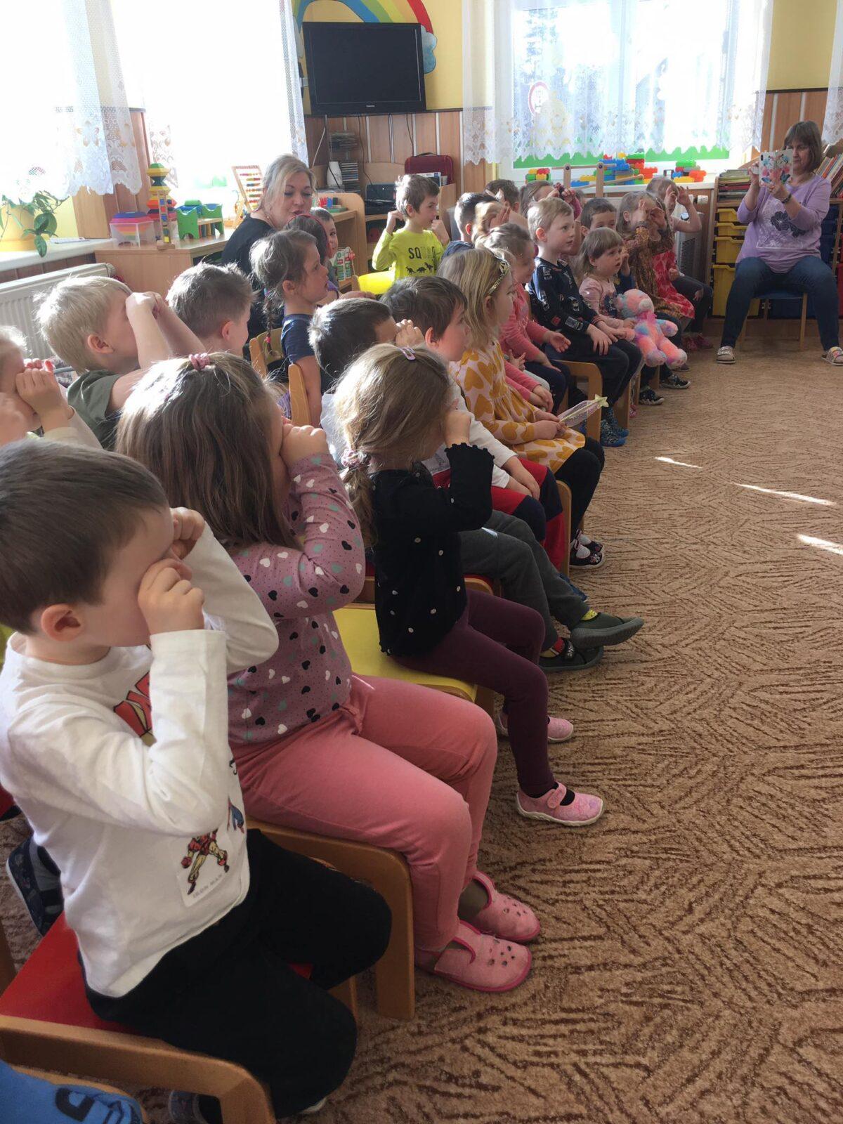 Divadlo JÓJO - POHÁDKA Z ROZKVETLÉ LOUKY - 16