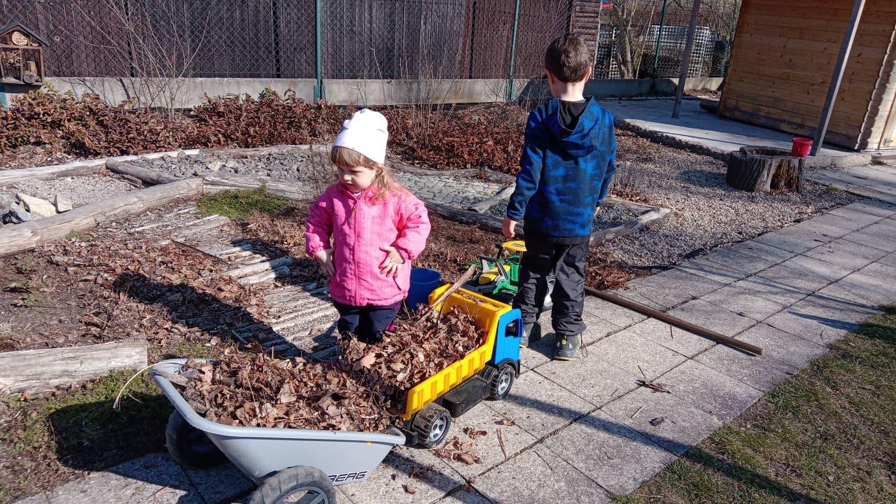 Práce na zahradě - 4