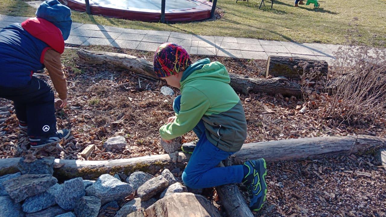 Práce na zahradě - 7