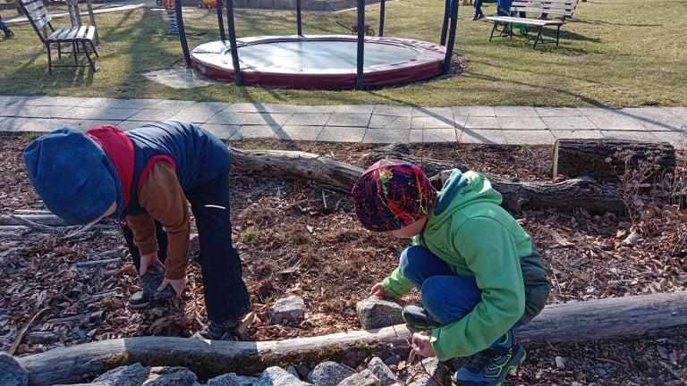 Práce na zahradě - 8