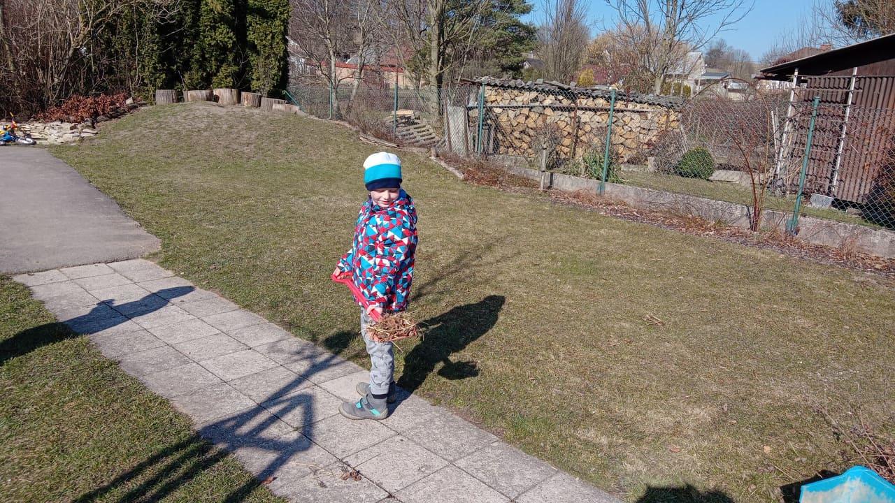 Práce na zahradě - 11