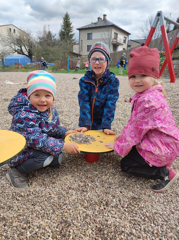 Přednáška p. Kubasy a návštěva hřiště - 15