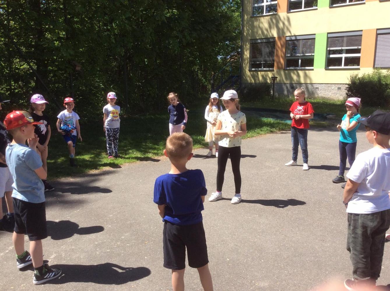 ŠD - sportovní odpoledne s rodiči - 43