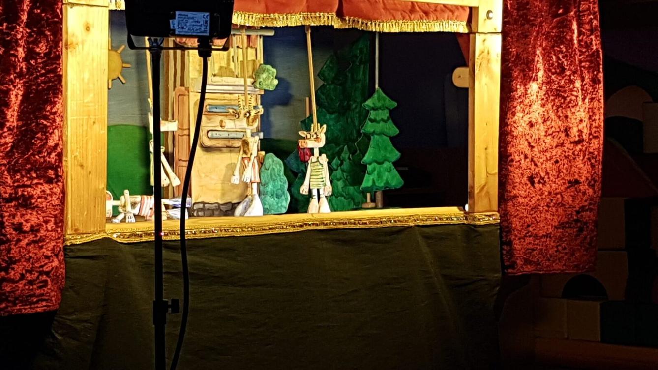 loutkové divadlo: ,,neposlušná kůzlátka" - 3