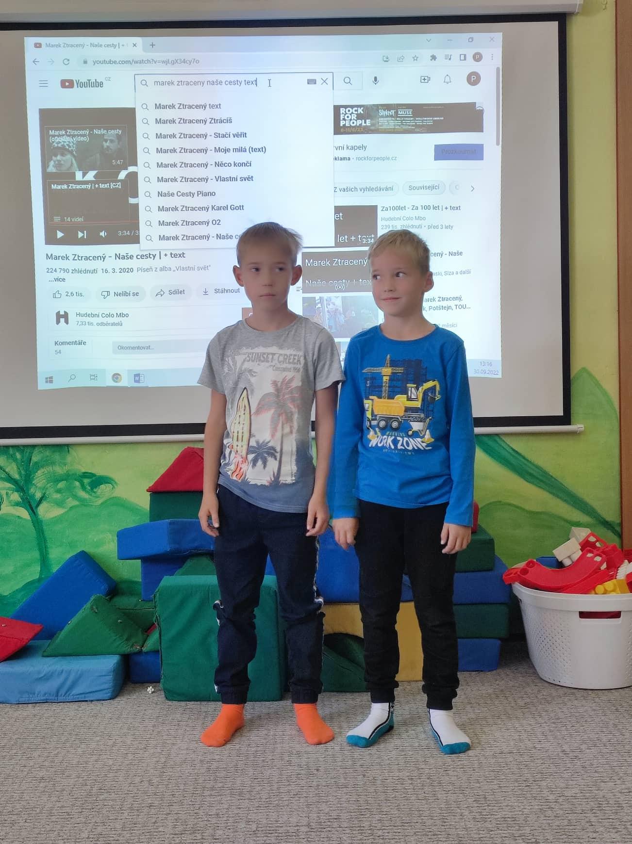 Zpívá celá družina - 5