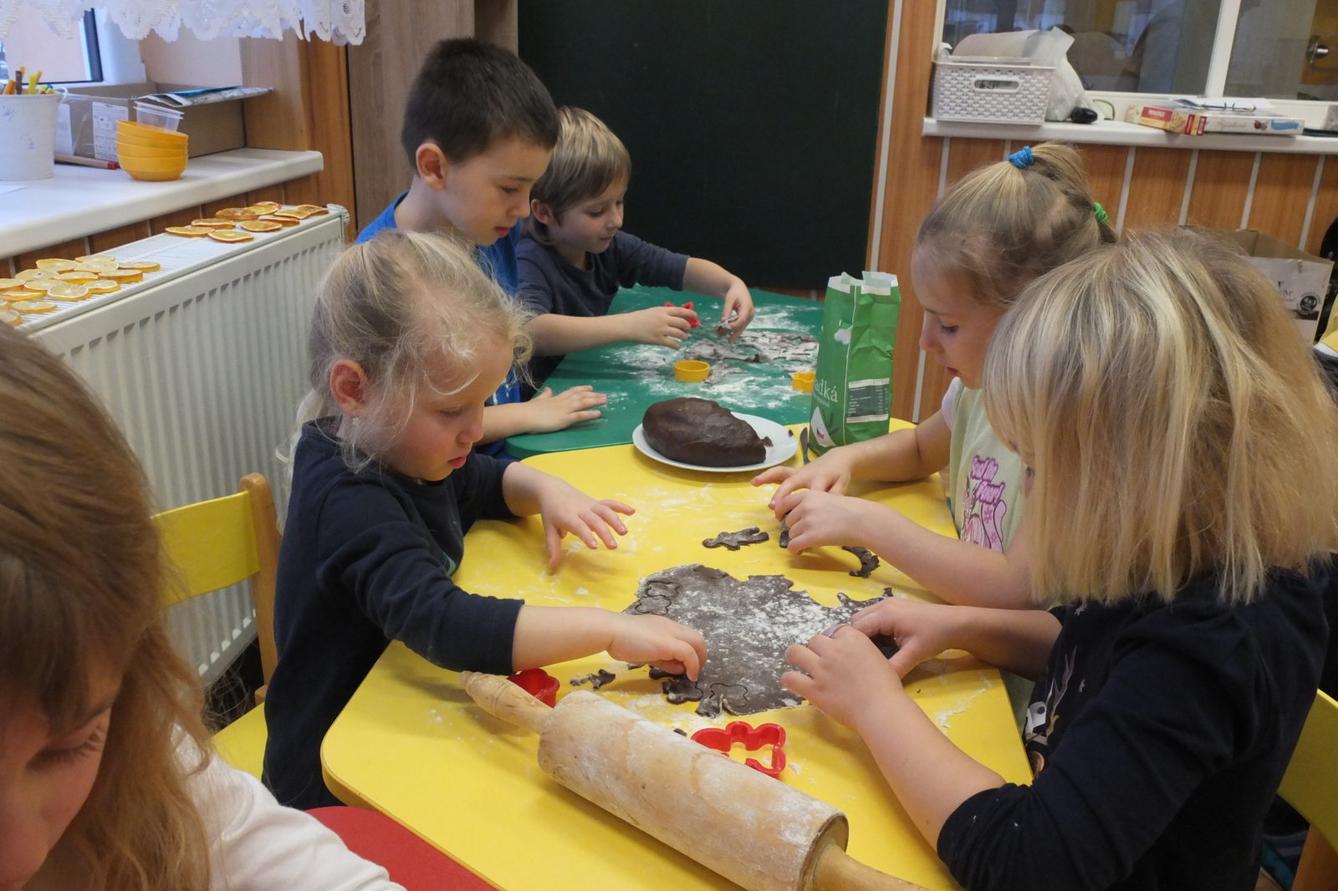 Pečení perníčků 2017 - 18