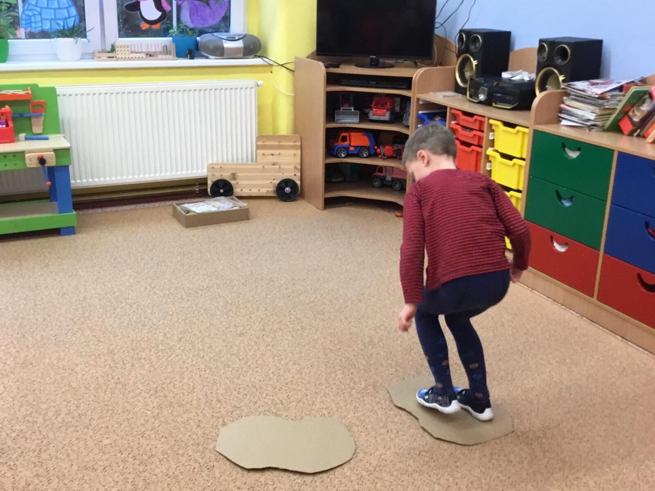 SOVIČKY: ,,ZIMNÍ RADOVÁNKY - VÝPRAVA NA SEVERNÍ A JIŽNÍ PÓL" - 26