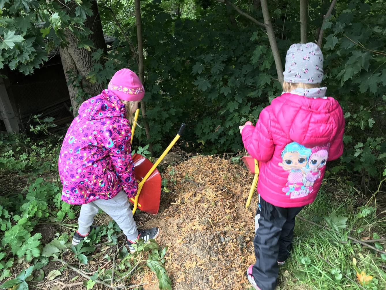 TVOŘENÍČKO: ,,LISTÍ ŽLOUTNE, POLETUJE" - 28