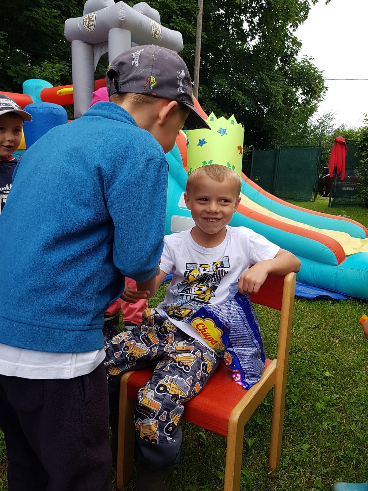 SLAVÍME: MAREČEK MÁ NAROZENINY - 27