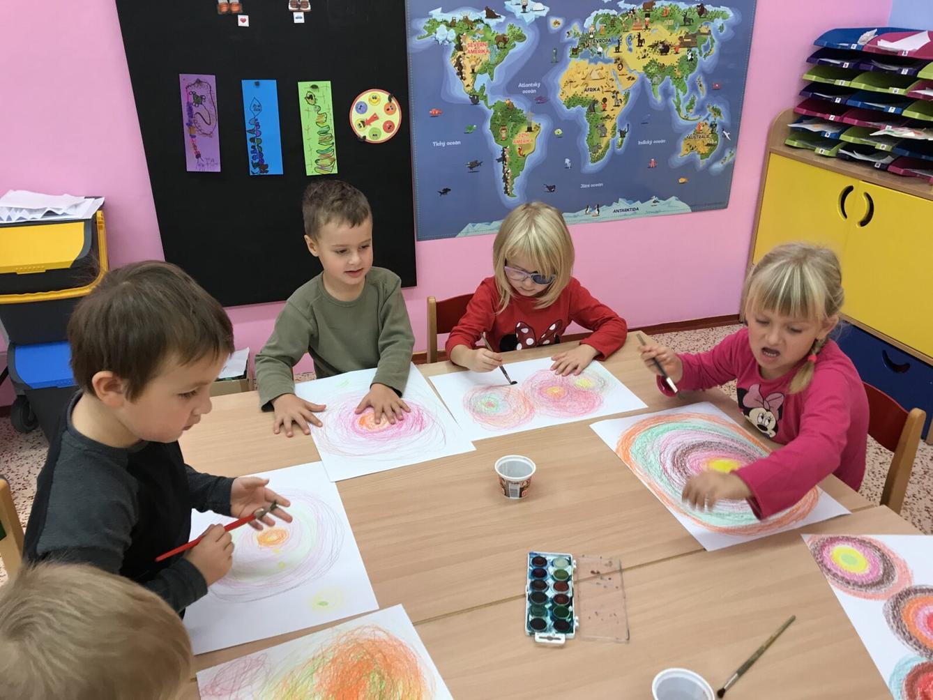 TVOŘENÍČKO: ,,LISTÍ ŽLOUTNE, POLETUJE" - 34