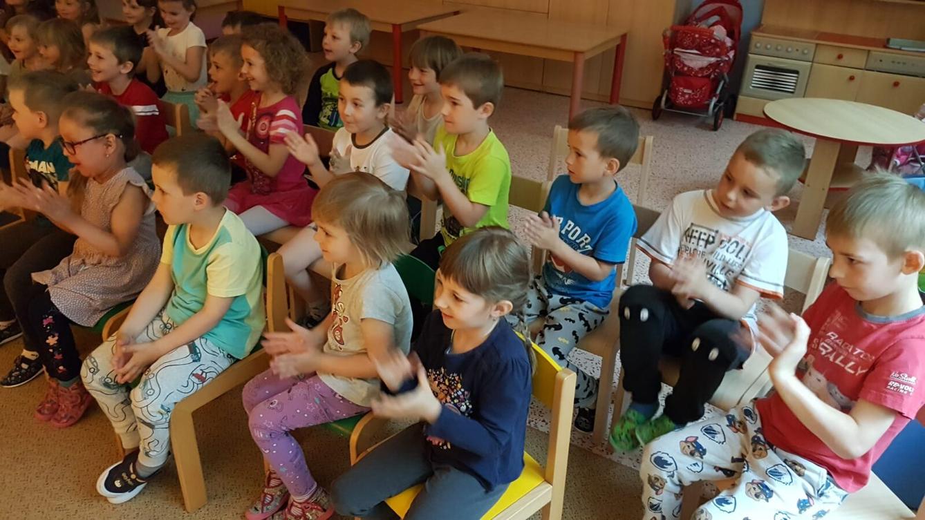 loutkové divadlo: ,,neposlušná kůzlátka" - 5