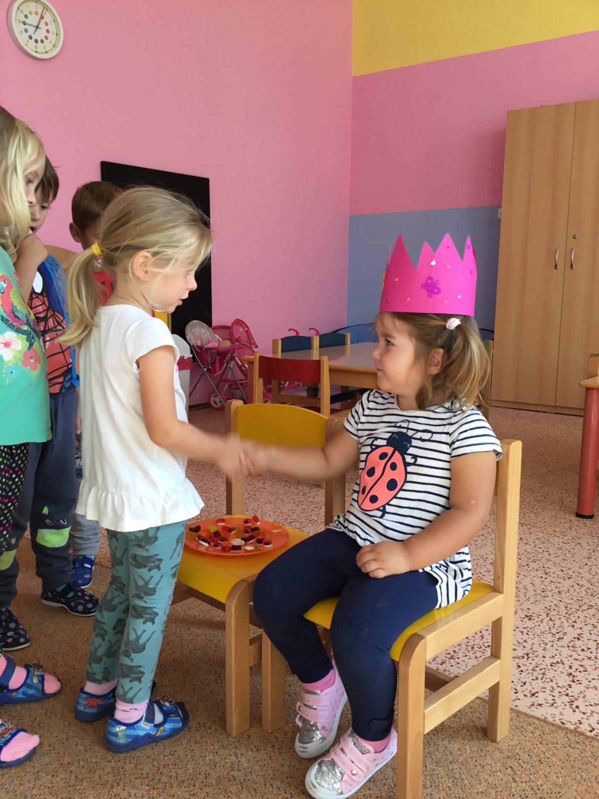 Broučci slaví: Adélka měla narozeniny - 4