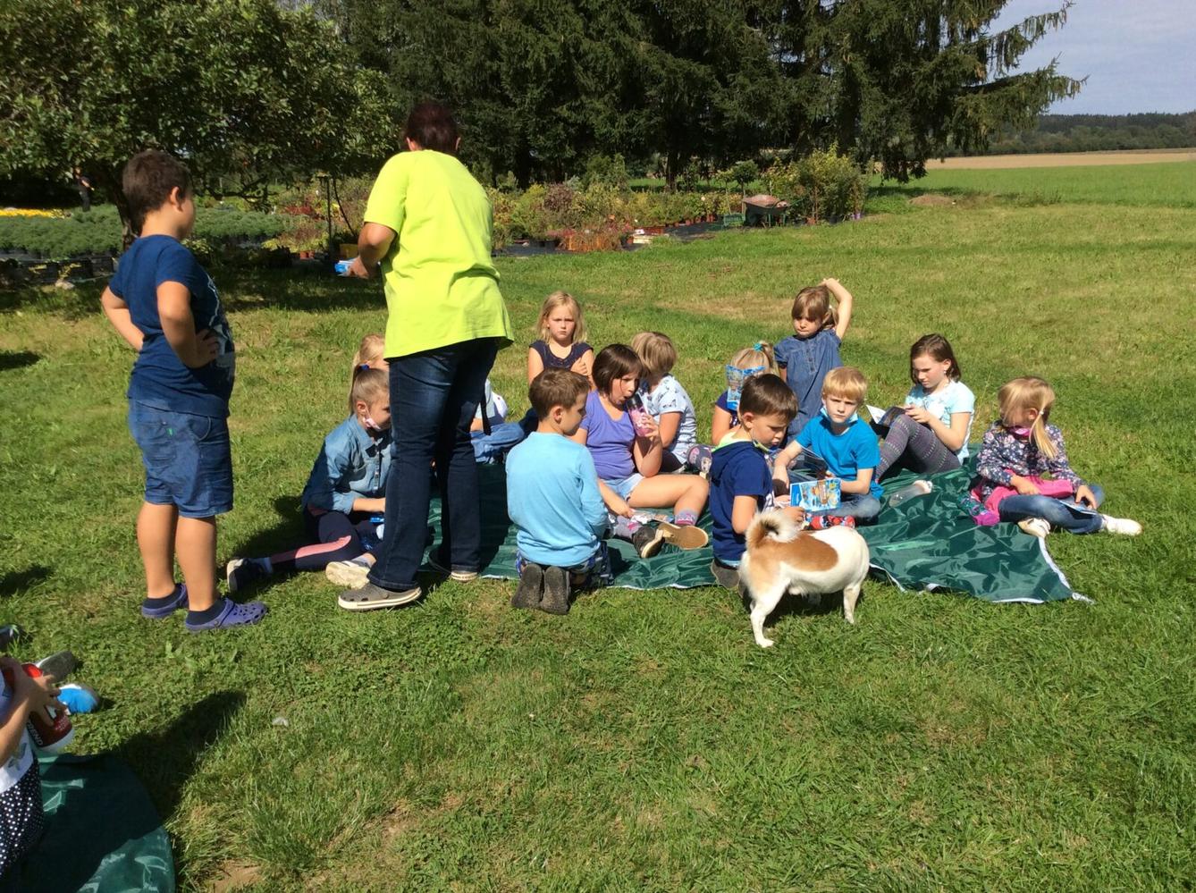 Družinka v zahradnictví - 8