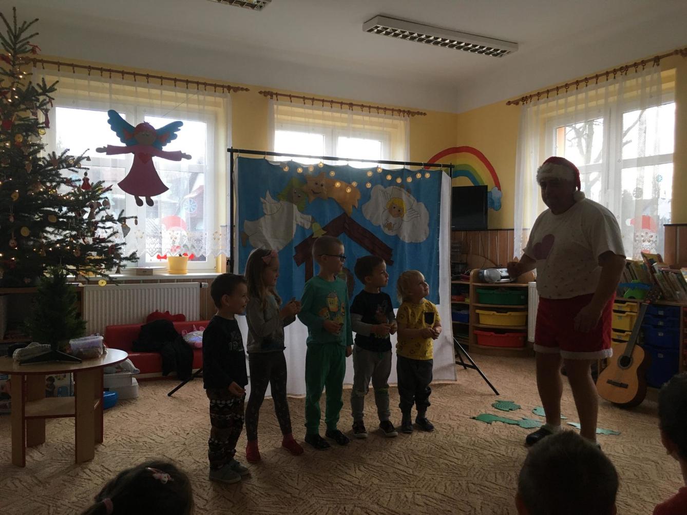 Divadlo - JAK SI JEŽÍŠEK UŽIL ČESKÉ VÁNOCE - 1