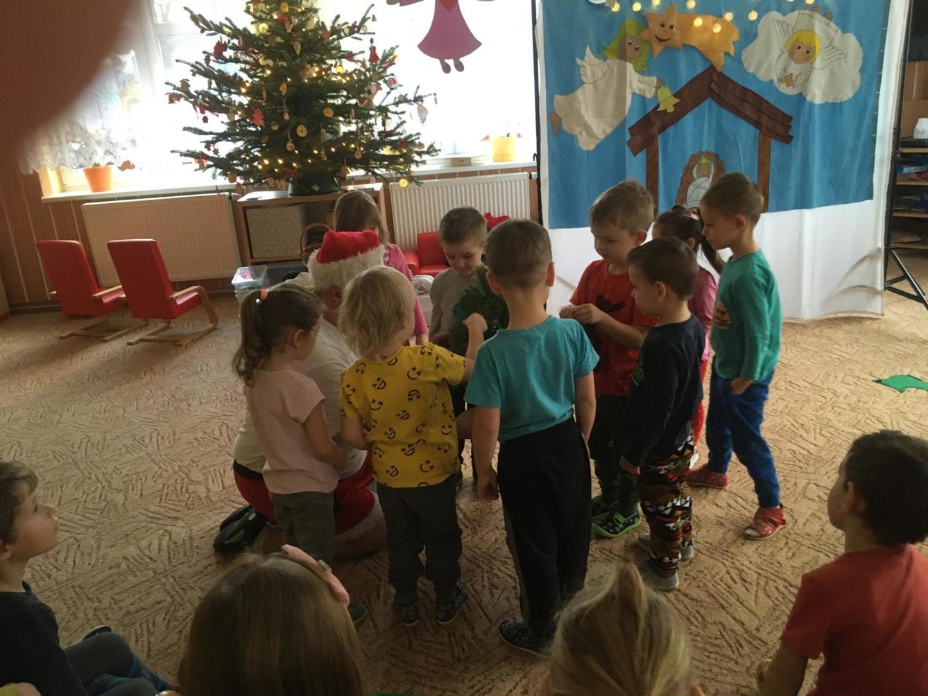 Divadlo - JAK SI JEŽÍŠEK UŽIL ČESKÉ VÁNOCE - 8