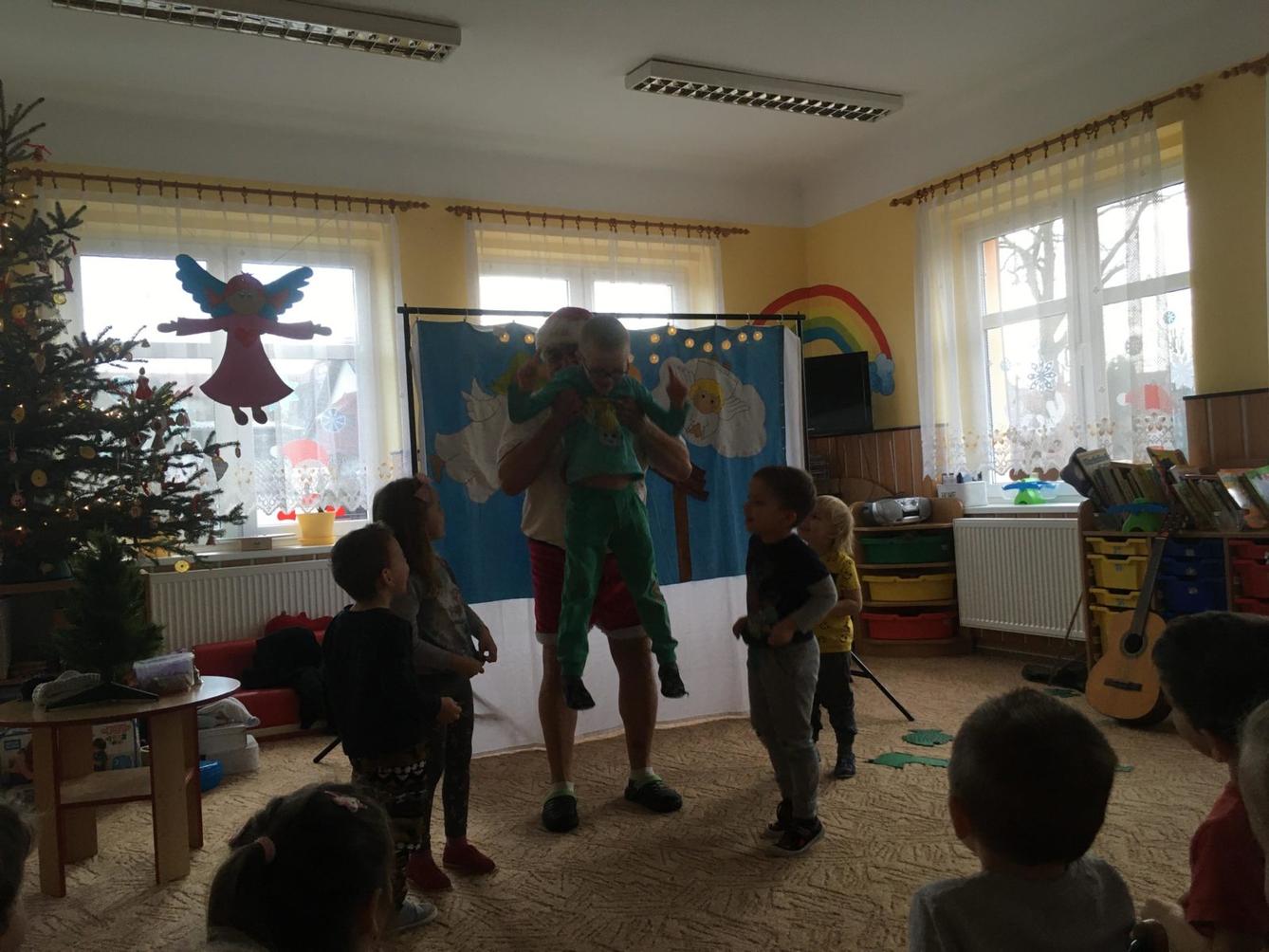 Divadlo - JAK SI JEŽÍŠEK UŽIL ČESKÉ VÁNOCE - 15