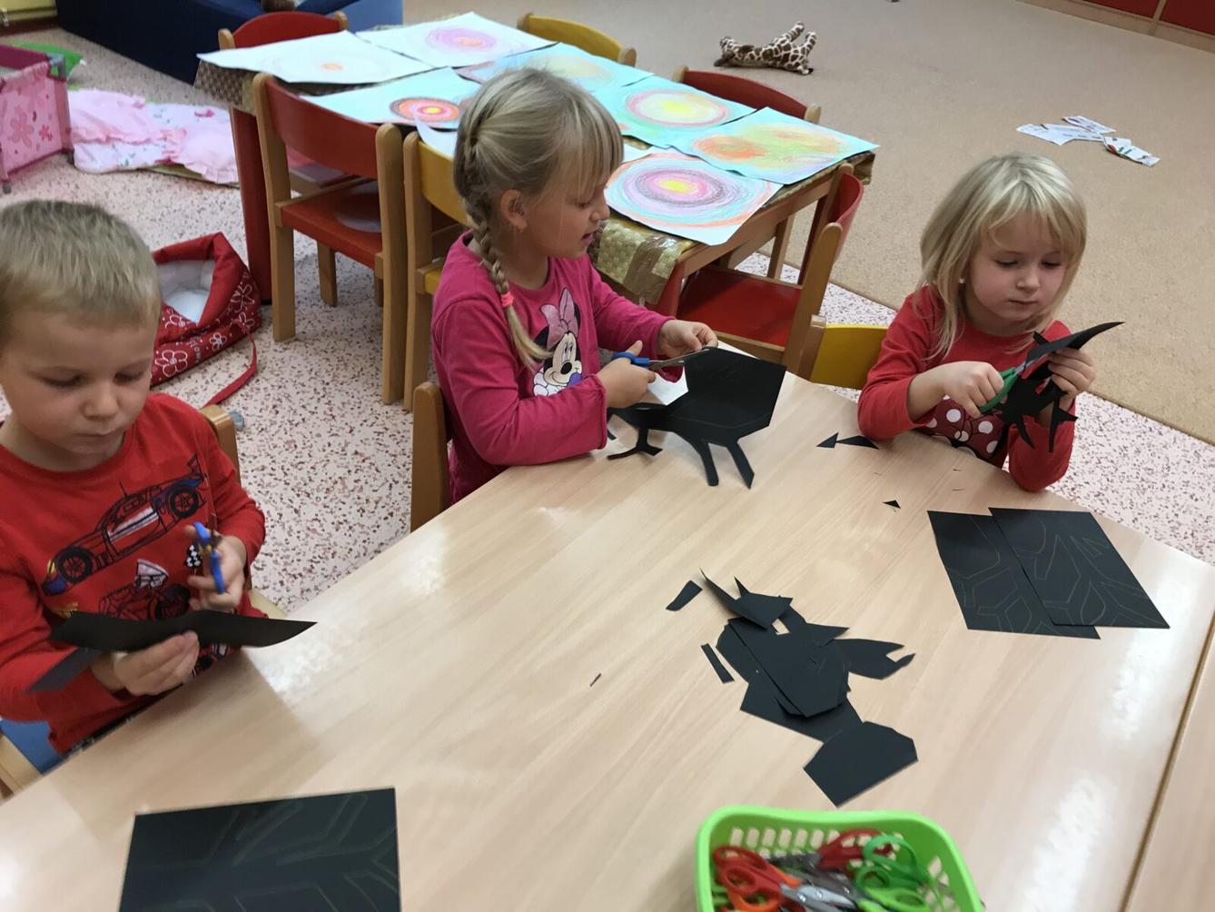 TVOŘENÍČKO: ,,LISTÍ ŽLOUTNE, POLETUJE" - 37