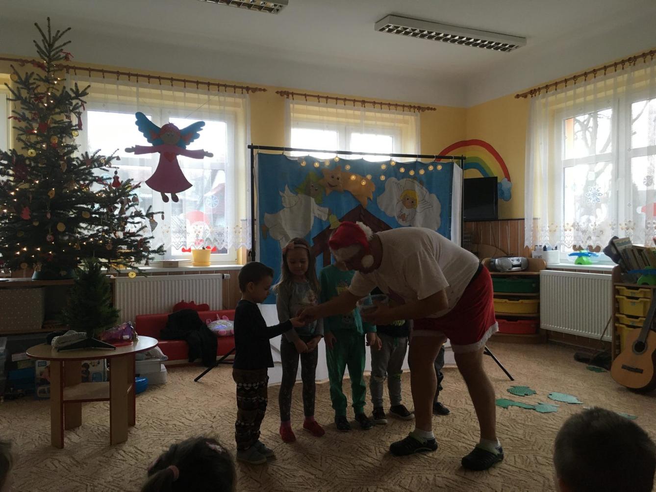 Divadlo - JAK SI JEŽÍŠEK UŽIL ČESKÉ VÁNOCE - 22