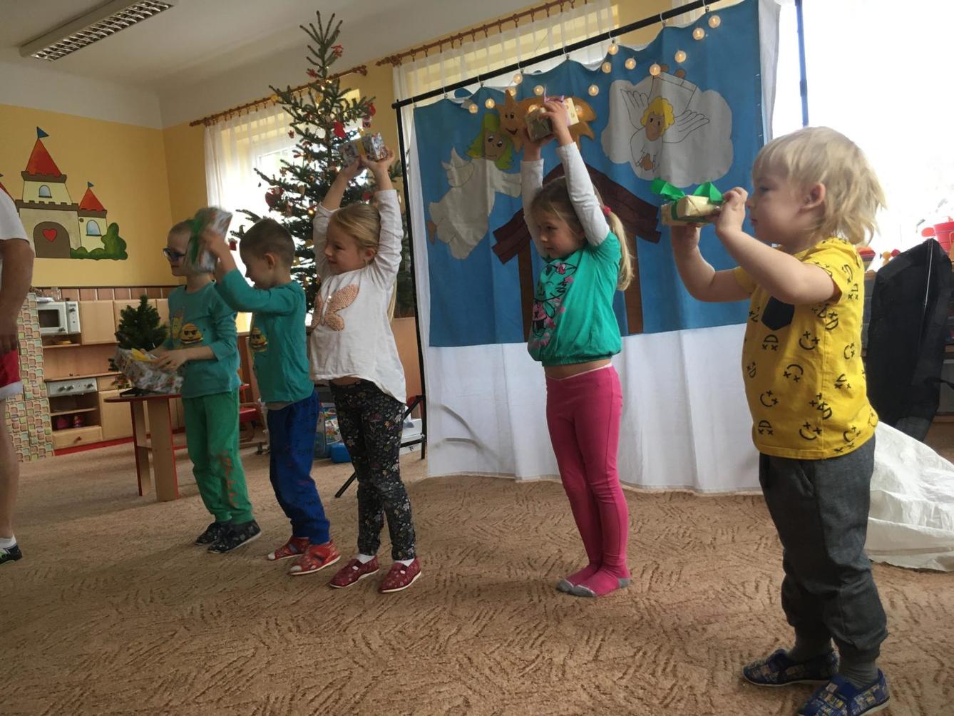 Divadlo - JAK SI JEŽÍŠEK UŽIL ČESKÉ VÁNOCE - 34