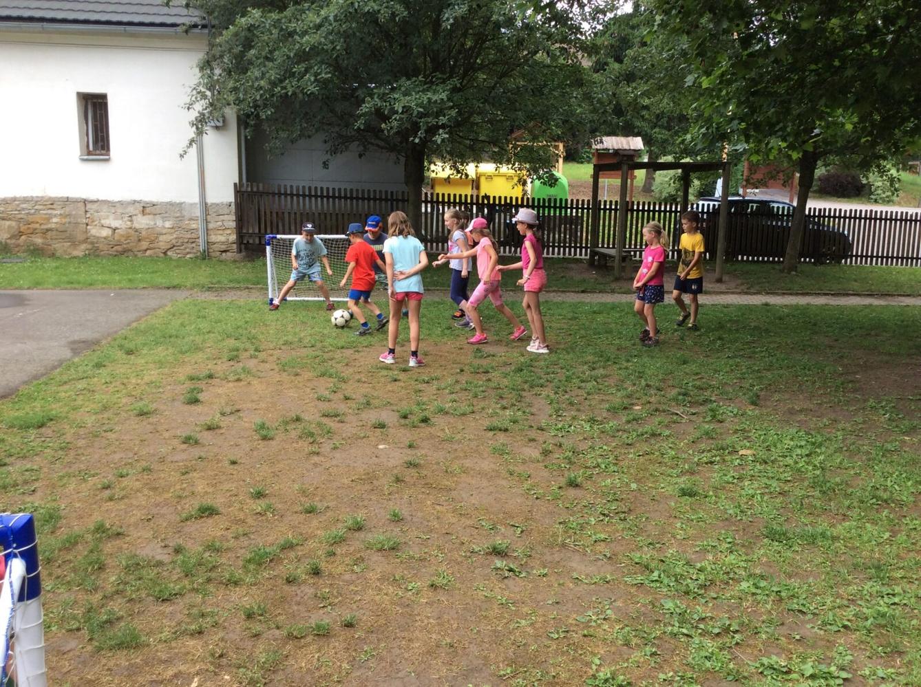 Závěrečný družinový mejdan - 8