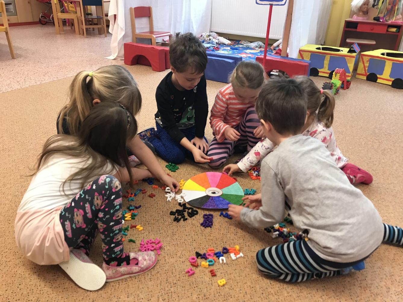 ODPOLEDNÍ HRY: ,,NAŠE SMYSLY" - 21