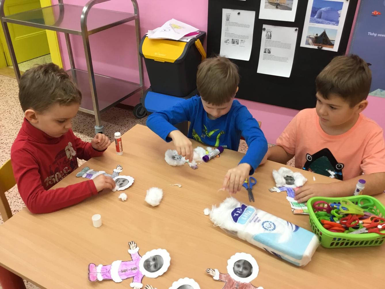 SOVIČKY: ,,ZIMNÍ RADOVÁNKY - VÝPRAVA NA SEVERNÍ A JIŽNÍ PÓL" - 60