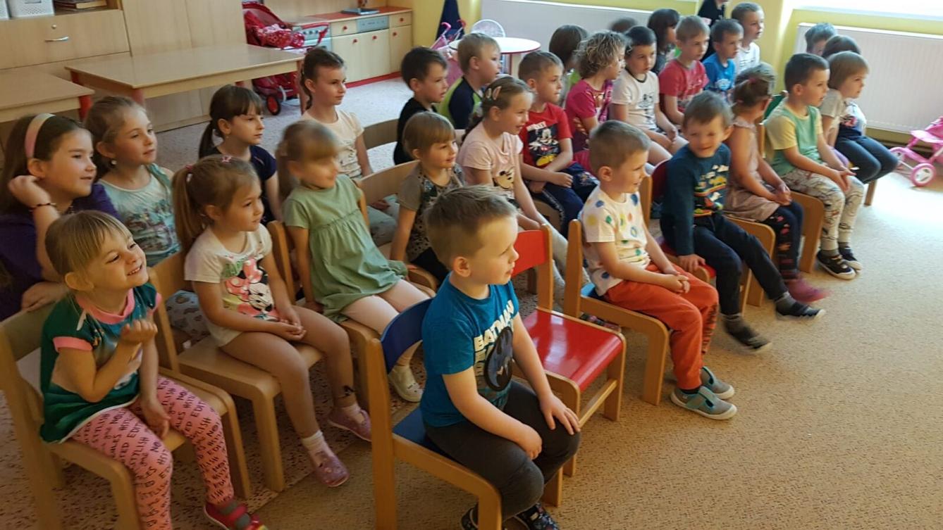 loutkové divadlo: ,,neposlušná kůzlátka" - 8