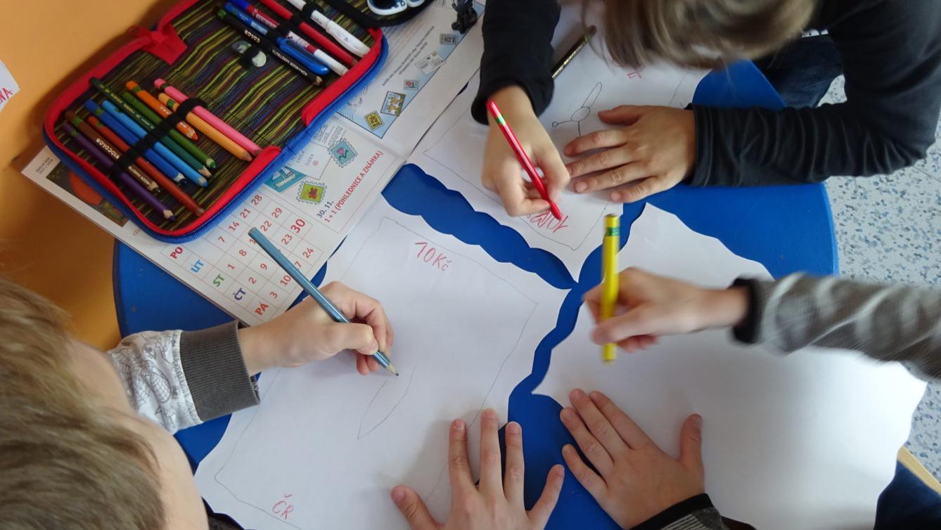 Listopad-Svátek Pohlednic a poštovní známky - 7