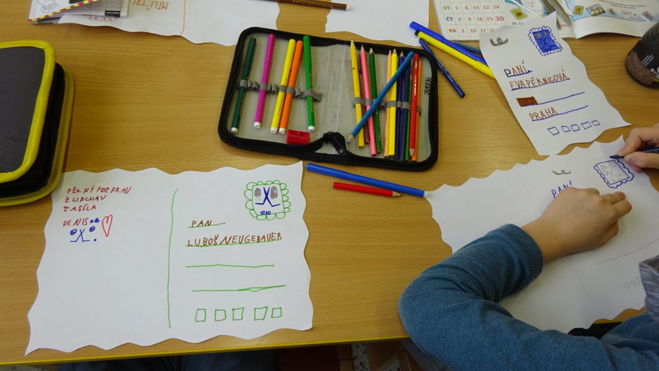 Listopad-Svátek Pohlednic a poštovní známky - 9