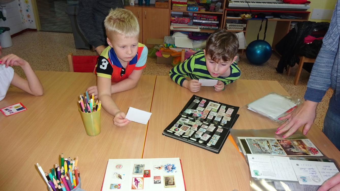 Listopad-Svátek Pohlednic a poštovní známky - 14