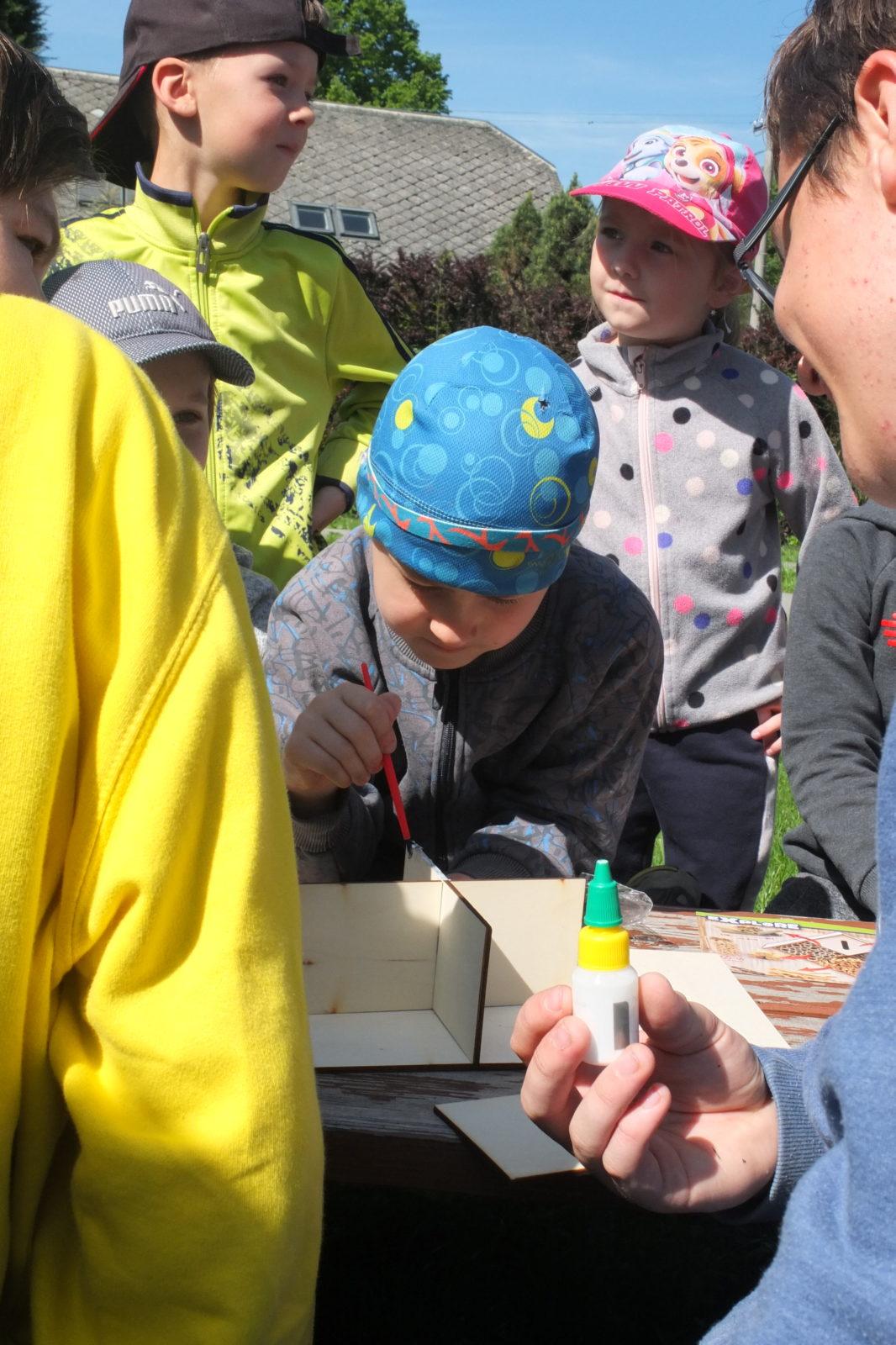 Tvorba hmyzích domečků s deváťáky - 8