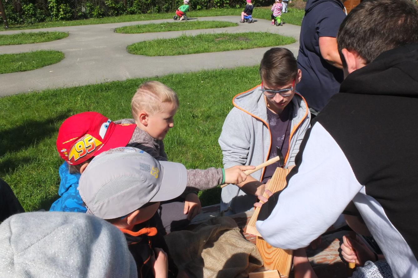 Tvorba hmyzích domečků s deváťáky - 9