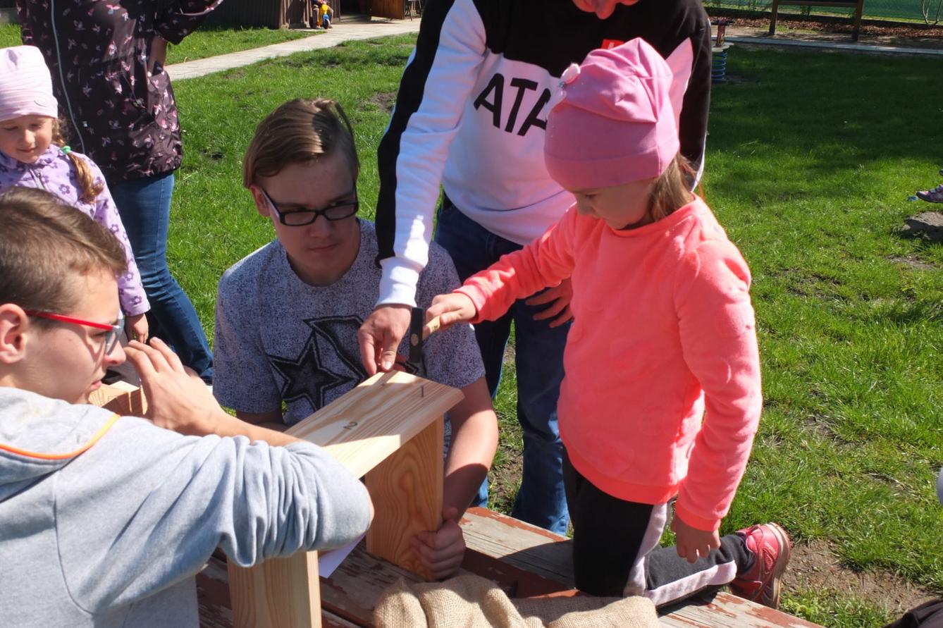 Tvorba hmyzích domečků s deváťáky - 19