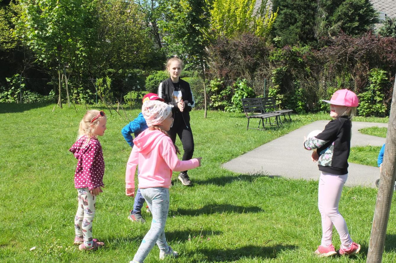 Tvorba hmyzích domečků s deváťáky - 23