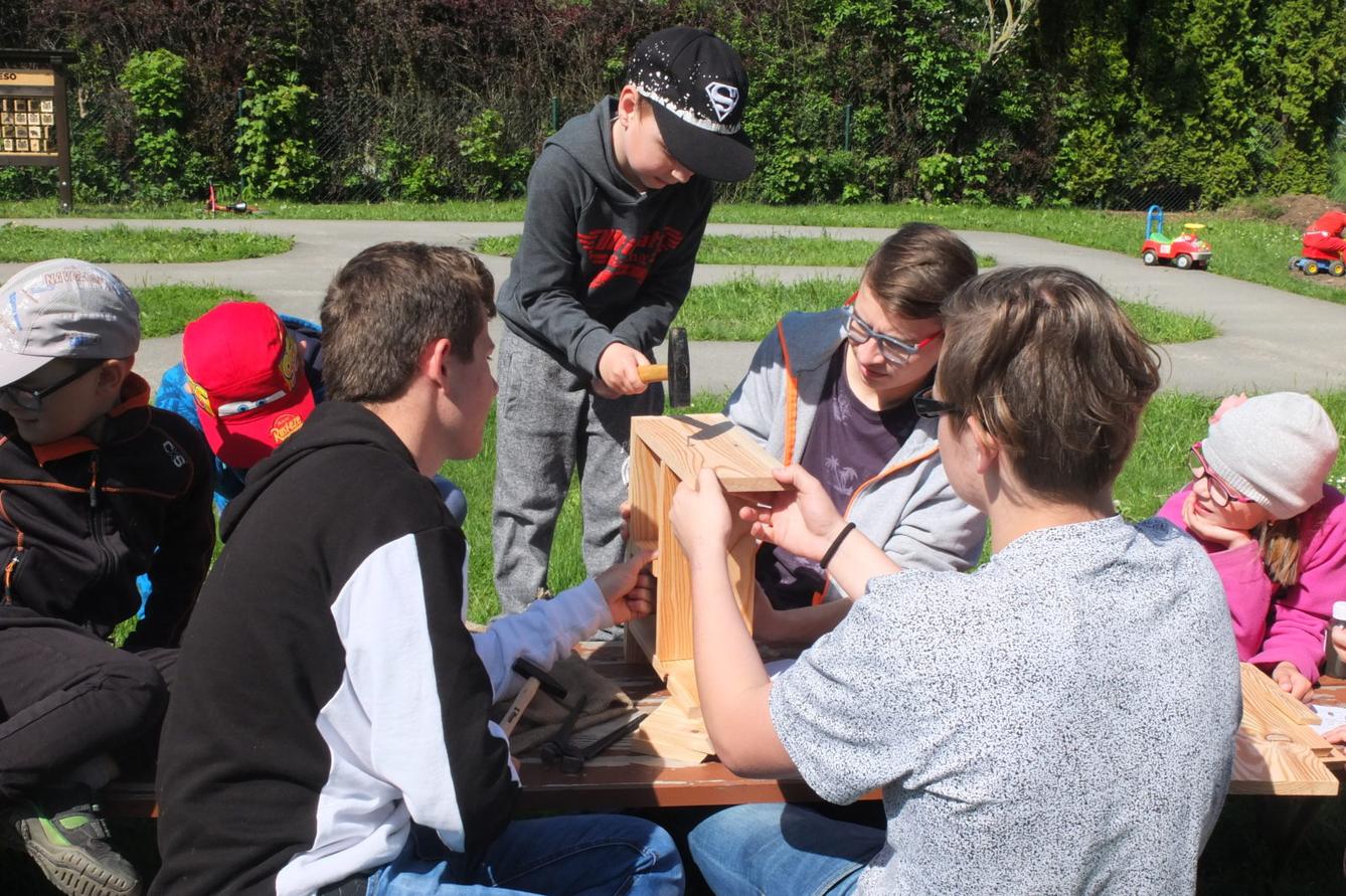 Tvorba hmyzích domečků s deváťáky - 30