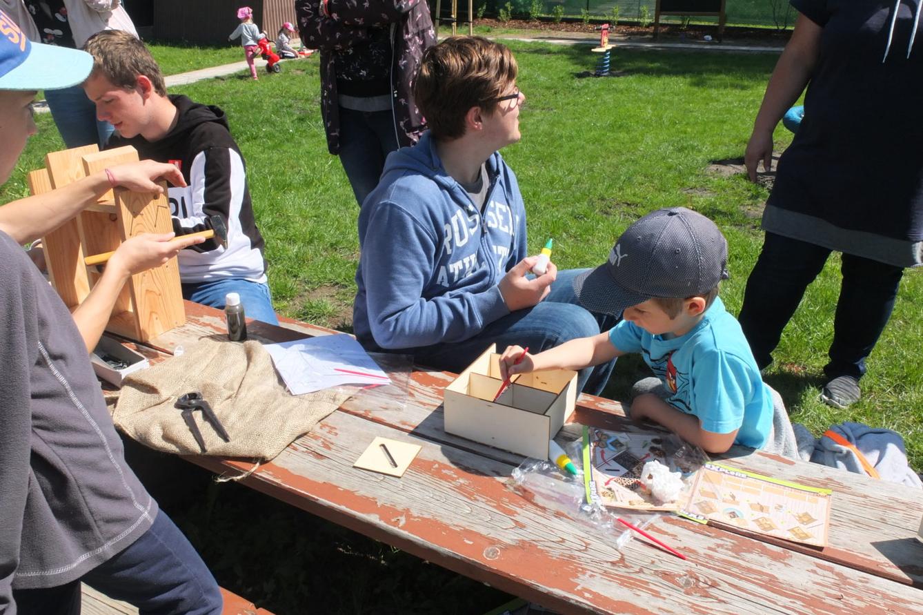 Tvorba hmyzích domečků s deváťáky - 46