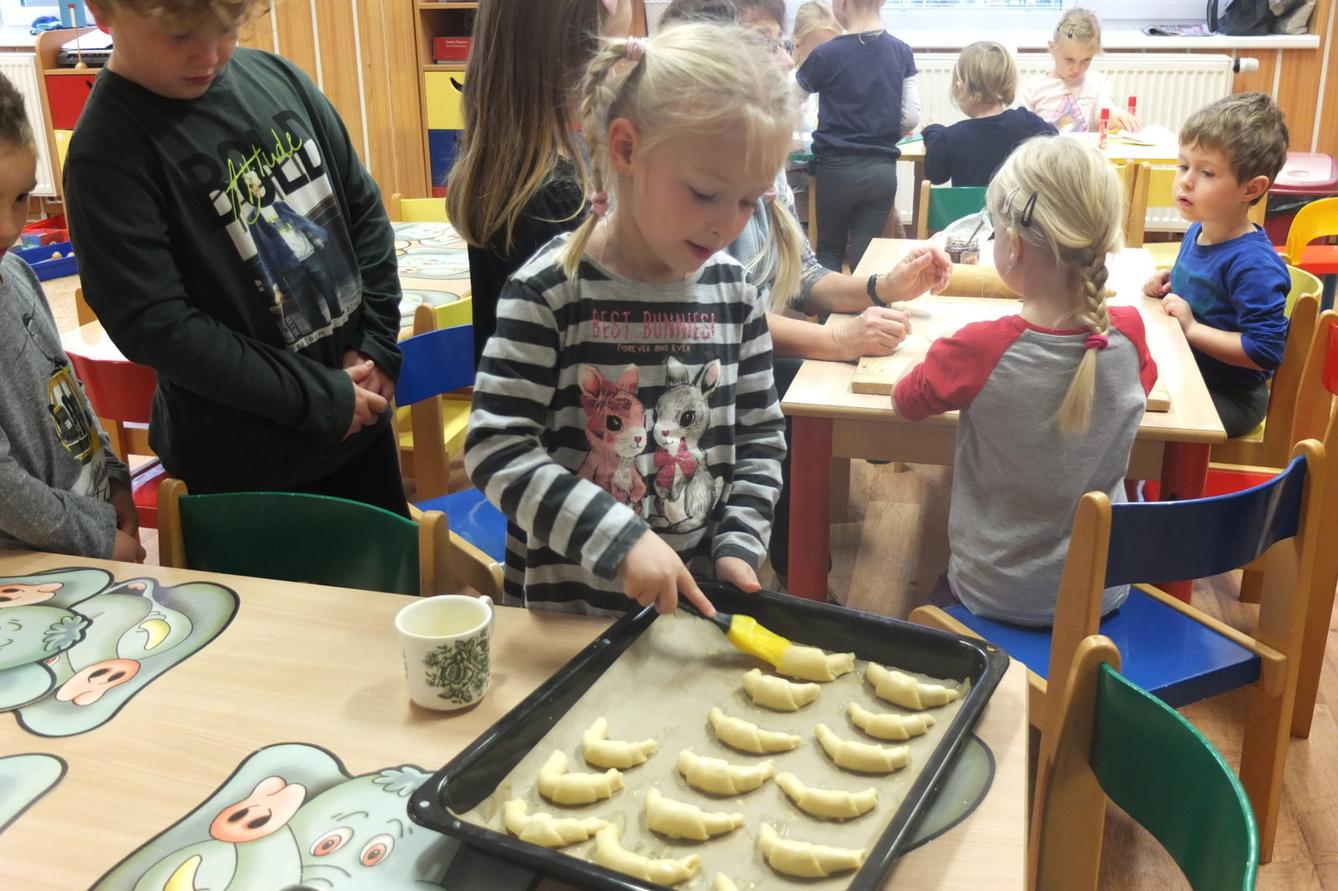 PEČENÍ SVATOMARTINSKÝCH ROHLÍČKŮ - 29