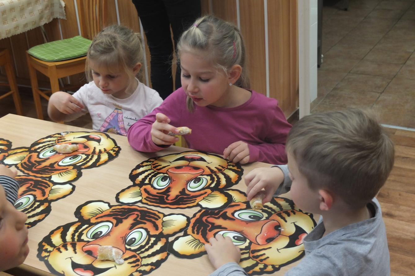 PEČENÍ SVATOMARTINSKÝCH ROHLÍČKŮ - 42