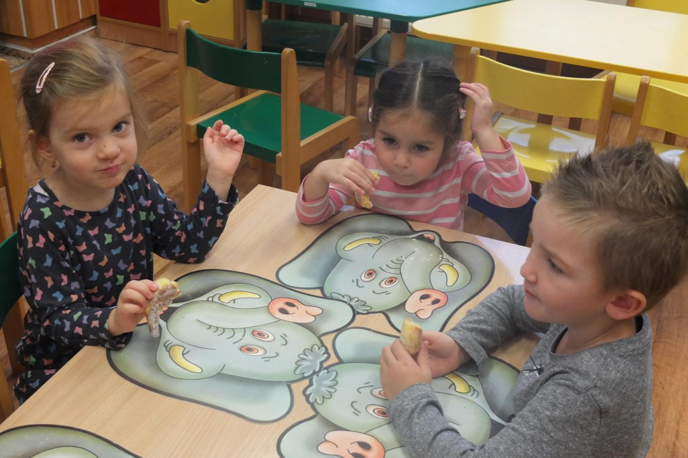 PEČENÍ SVATOMARTINSKÝCH ROHLÍČKŮ - 46