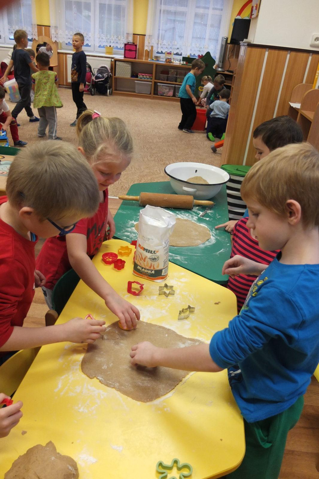 Pečení perníčků - 17