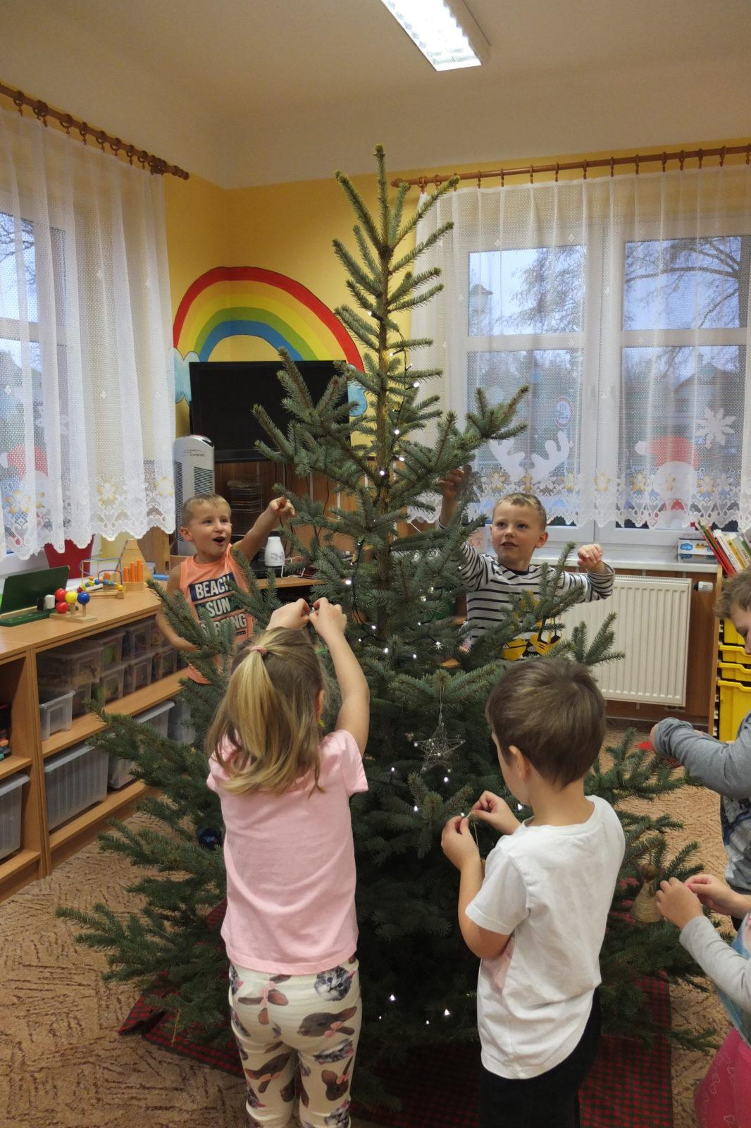 Zdobení stromečku - 3