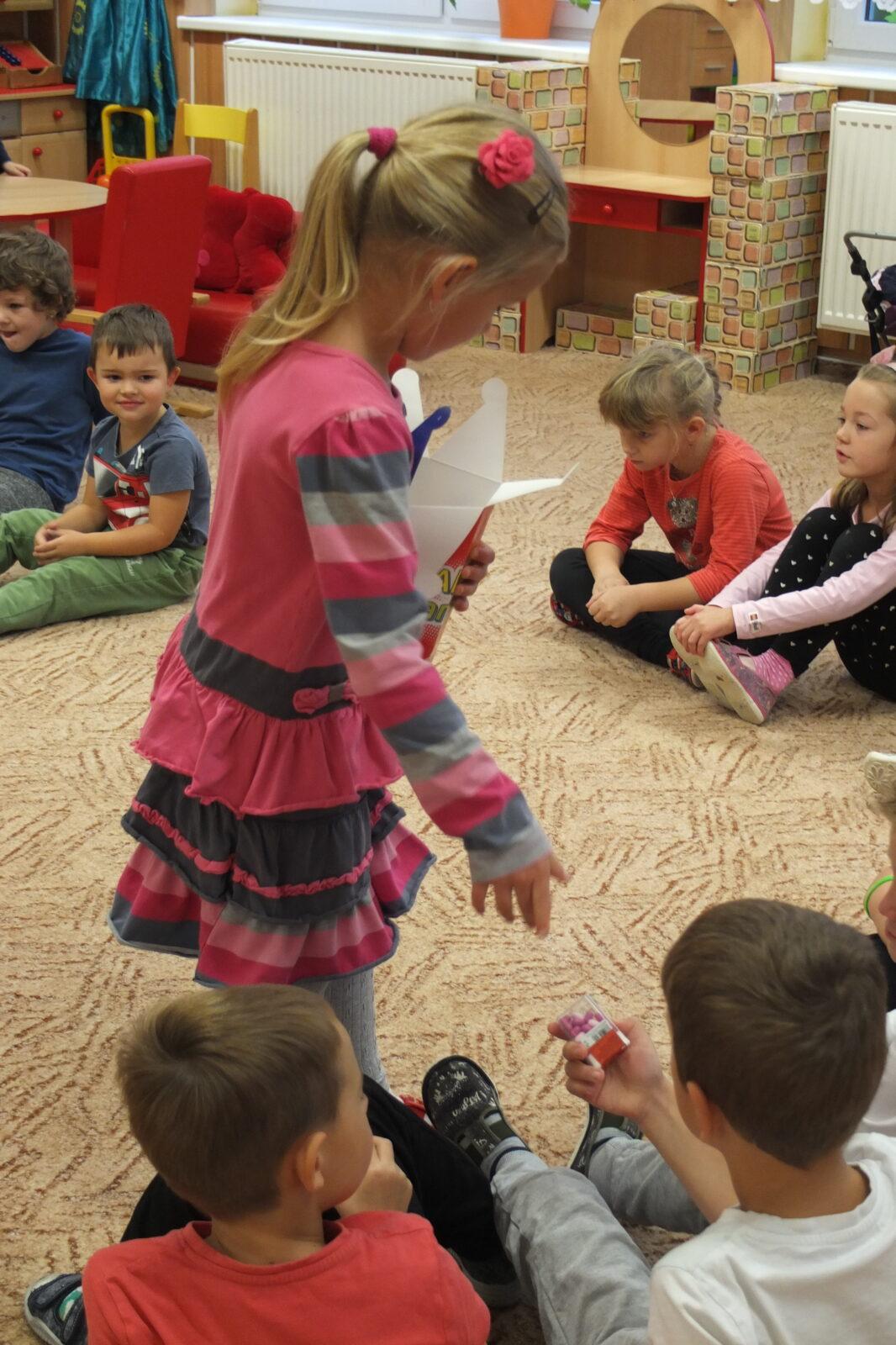 Anička a Amálka mají narozeniny - 7